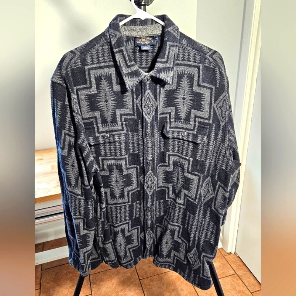 Pendleton black soft men's button down shirt